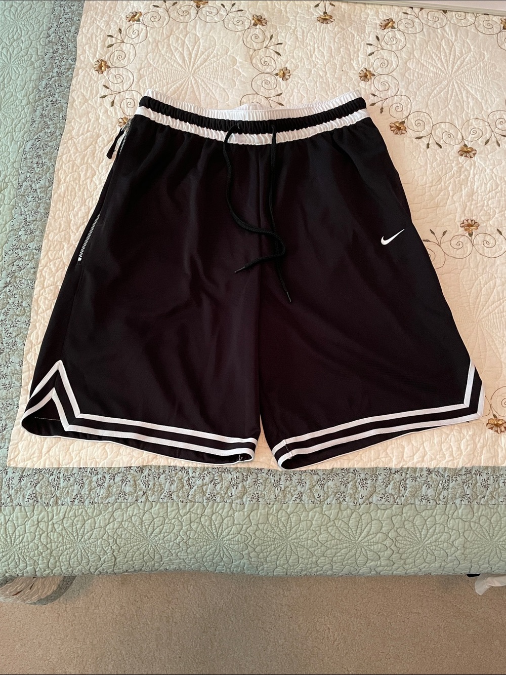Men’s Nike Team DNA Basketball Short